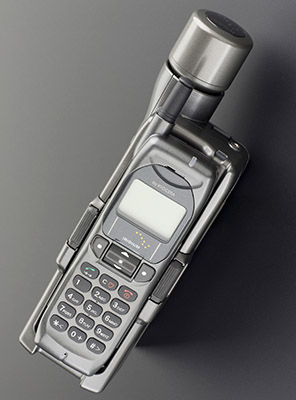 Mobile GSM phone made by Kyocera, 1998